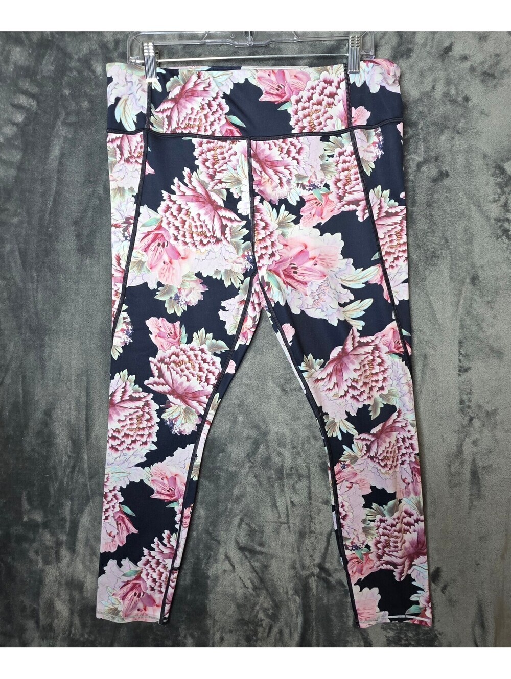 Athleta Run Free 7/8 Leggings Sz Large Garden Party Floral Print